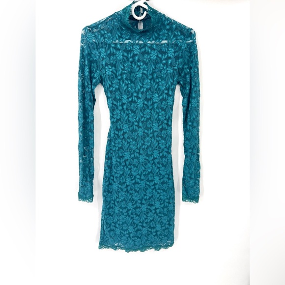 Emerald Green Lace Holiday New Years Eve Long Sleeve Evening Open Back Dress - Picture 15 of 16